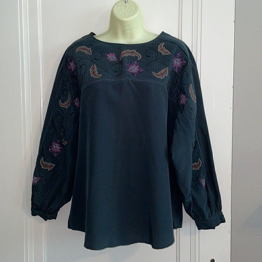 Vtg 1983 Mercedes & Adrienne dark green silk pleated & embroidered blouse